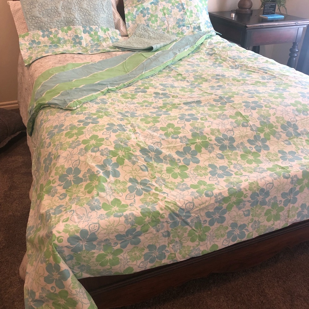 Pottery Barn queen duvet and sheet set